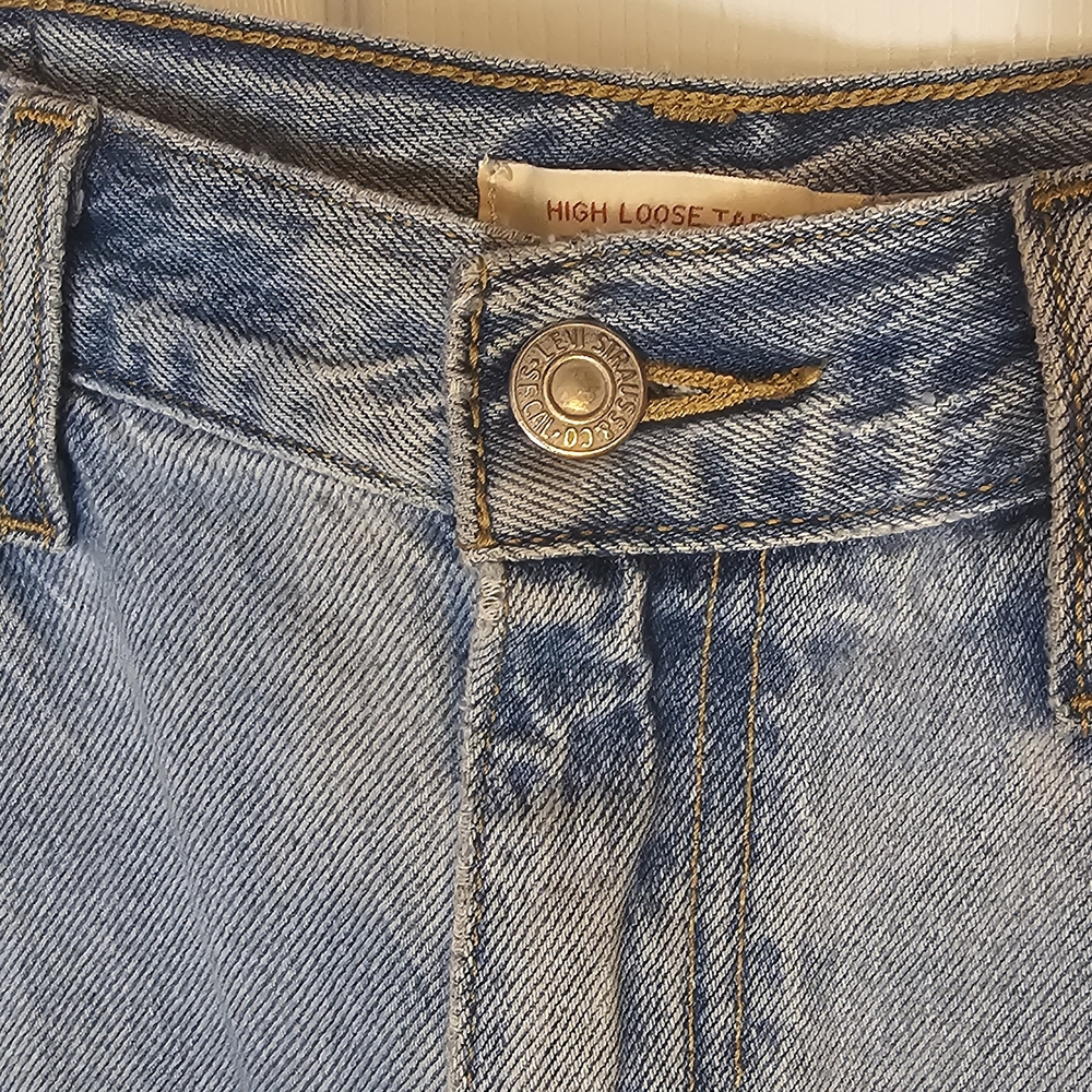 Levis High Loose Taper Blue Jeans